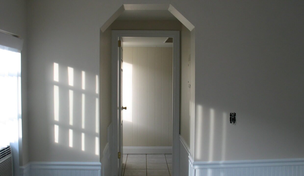 Marshall335A_entry2bdrm