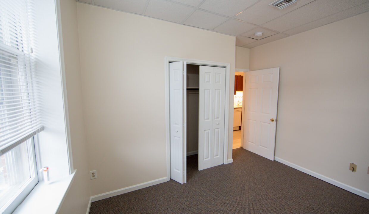 113 W Gay Unit 1_003