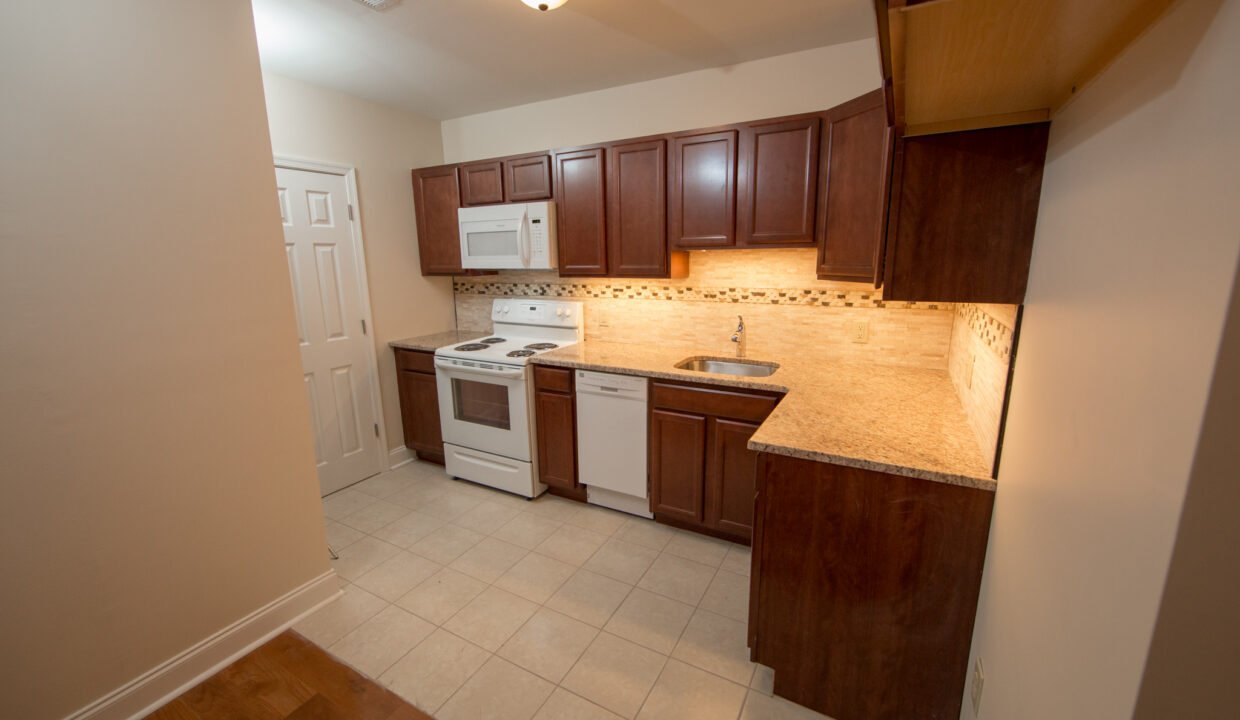 113 W Gay Unit 1_007