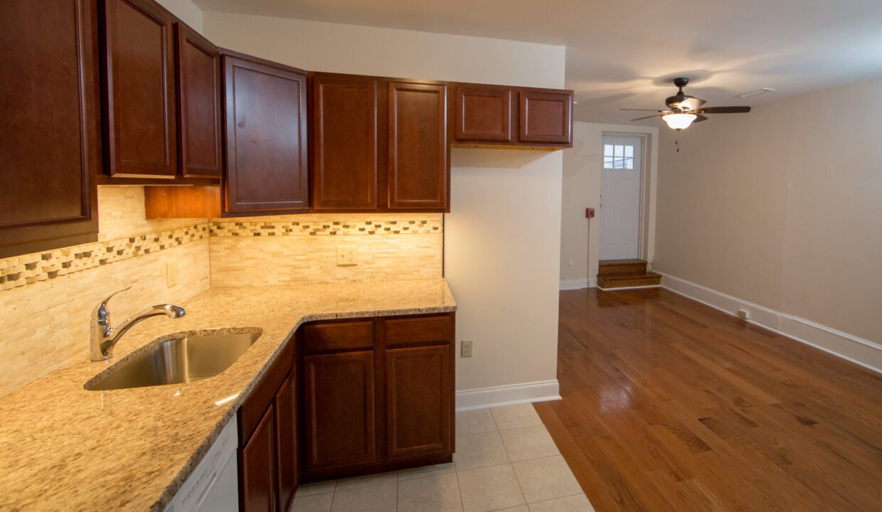 113 W Gay Unit 1_009