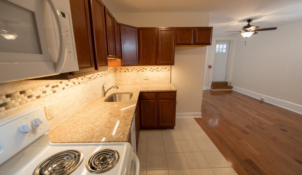 113 W Gay Unit 1_010