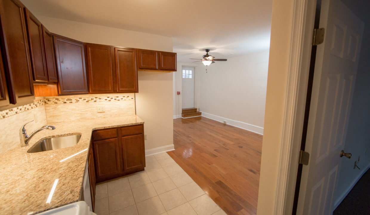 113 W Gay Unit 1_011