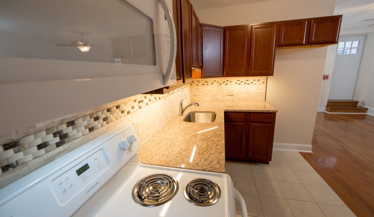 113 W Gay Unit 1_012