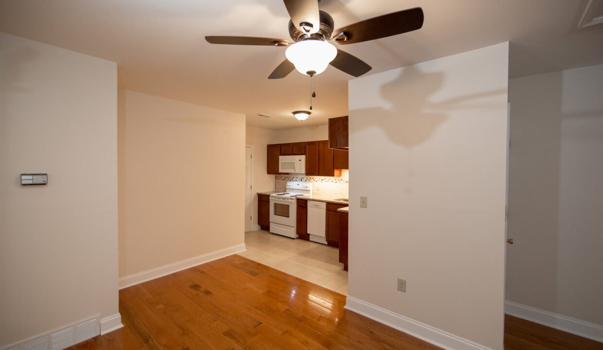 113 W Gay Unit 1_016