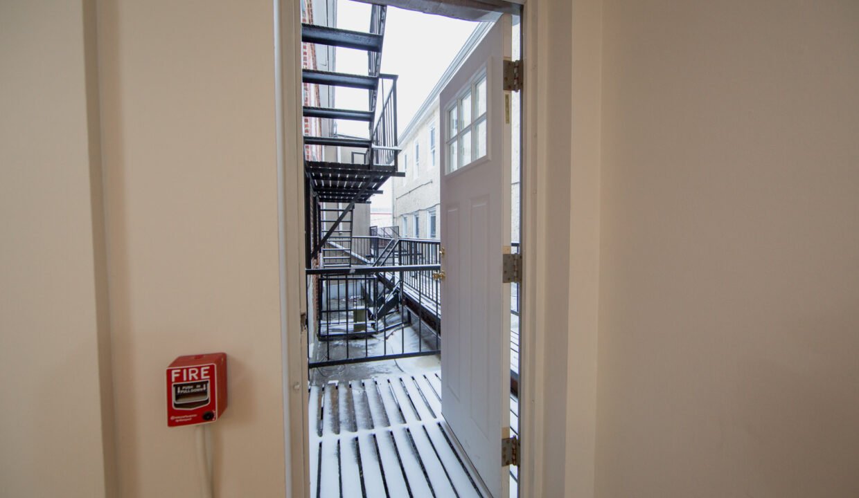 113 W Gay Unit 1_018