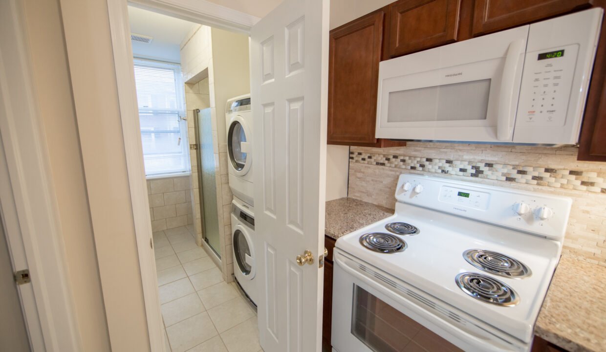 113 W Gay Unit 1_023