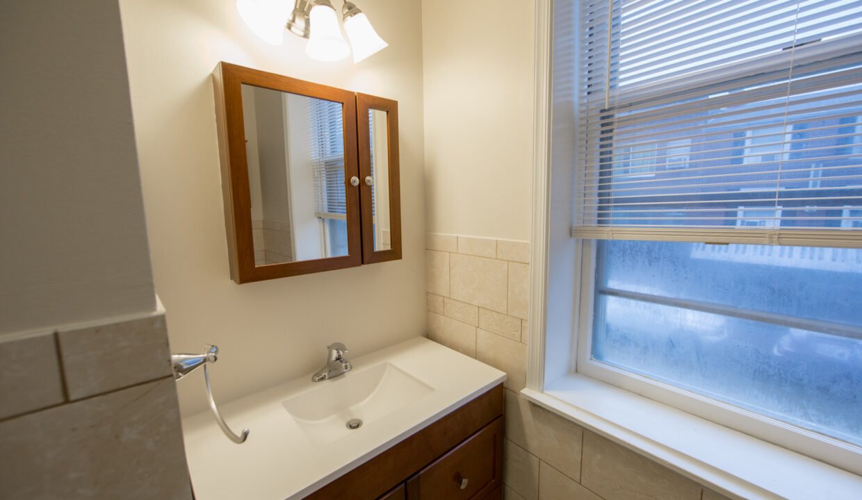 113 W Gay Unit 1_026